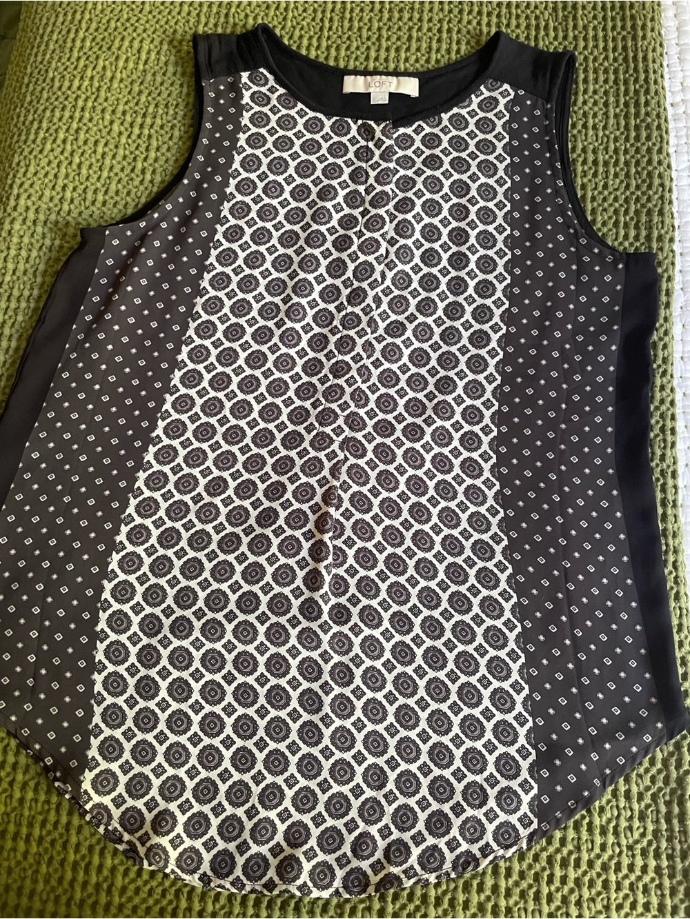 Loft Black & White Patterned Sleeveless Printed Tank Top